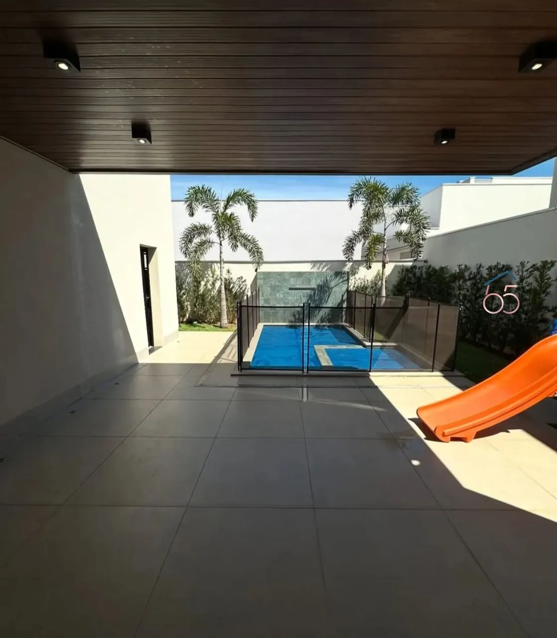 Casa Térrea Florais Valle, para venda tem 235m2 com 3 quartos em Ribeirão do Lipa - Cuiabá
