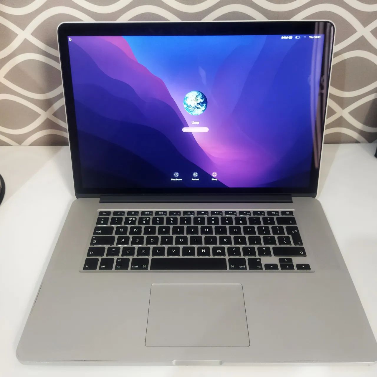 Macbook Pro 2015 15" - I7 Quad-Core Turbo até 3.3GHz 16 GB RAM, SSD 256 GB (6)