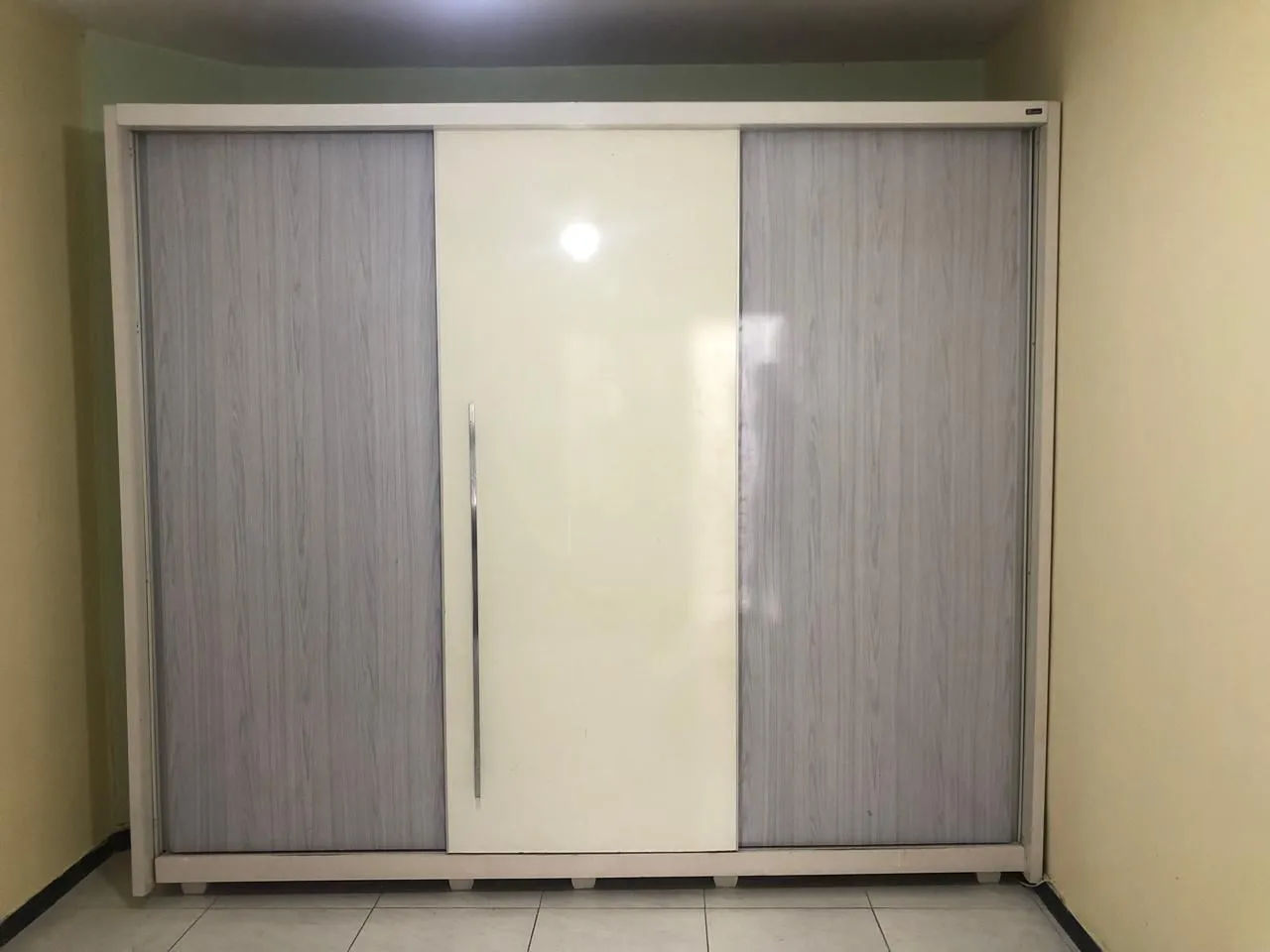 Guarda-Roupa 3 Portas de Correr