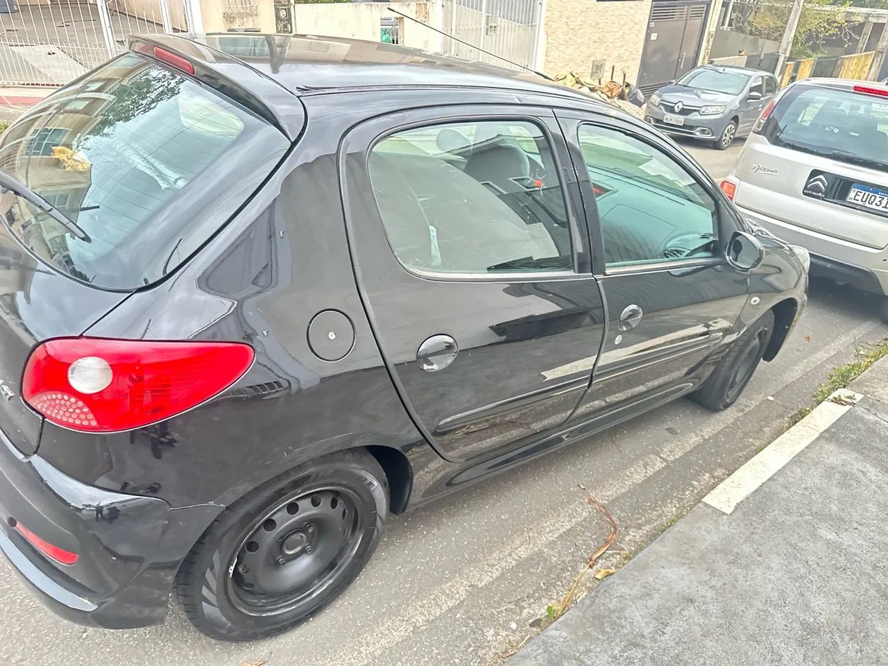 Peugeot 207 HB XR 1.4 - 2009 - Preto - Flex