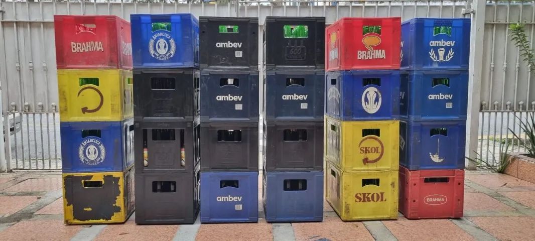 ENGRADADO CERVEJA DE GARRAFA 600 ML AMBEV SKOL BRAHMA ORIGINAL SERRA MALTE SPATEN COMPLETO