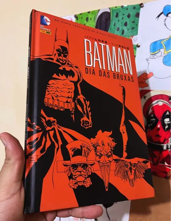 Batman dia das bruxas capa dura