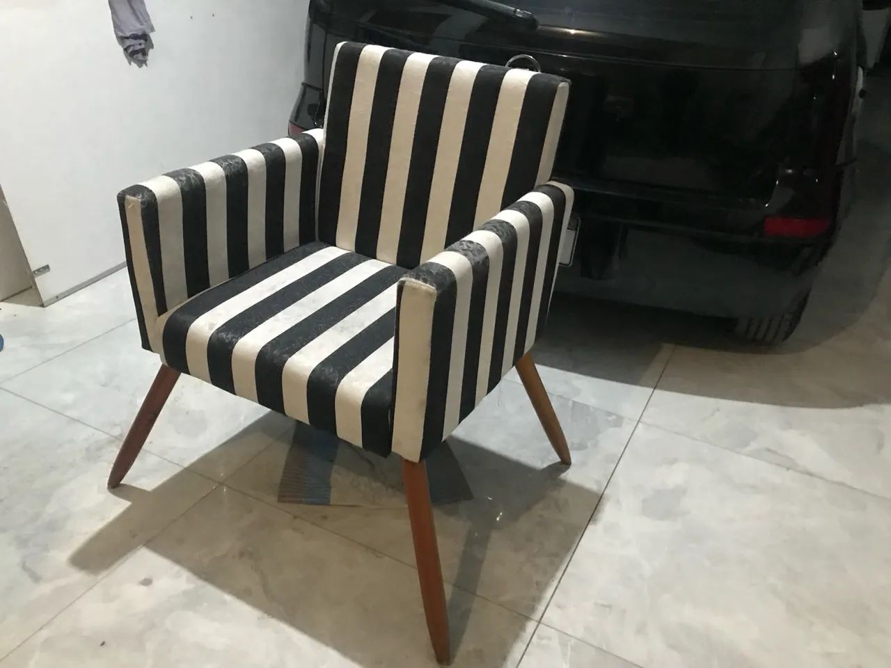 Poltrona Listrada Elegante Casa