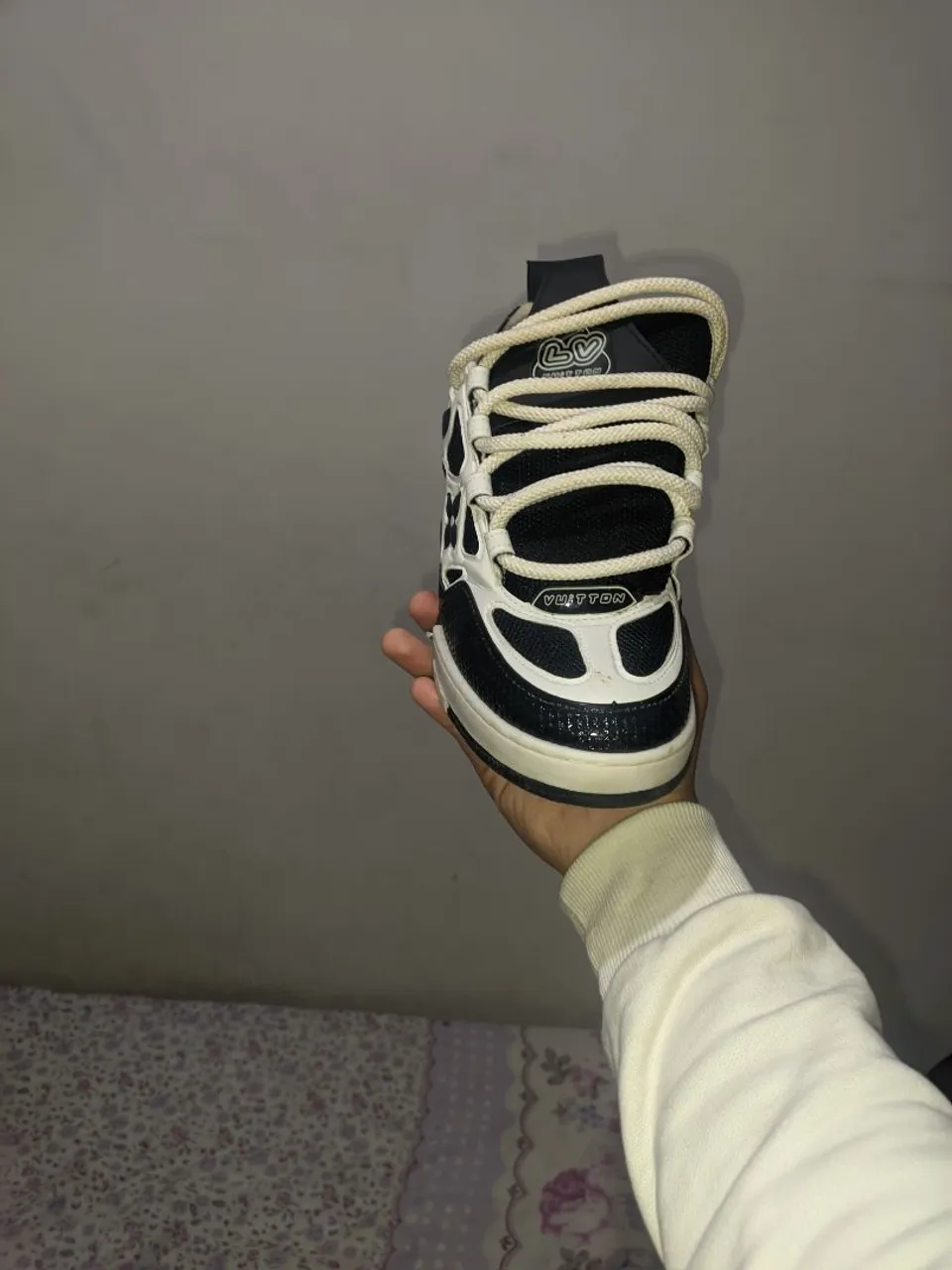 Vendo LV skate importado novo foi usado apenas uma vez