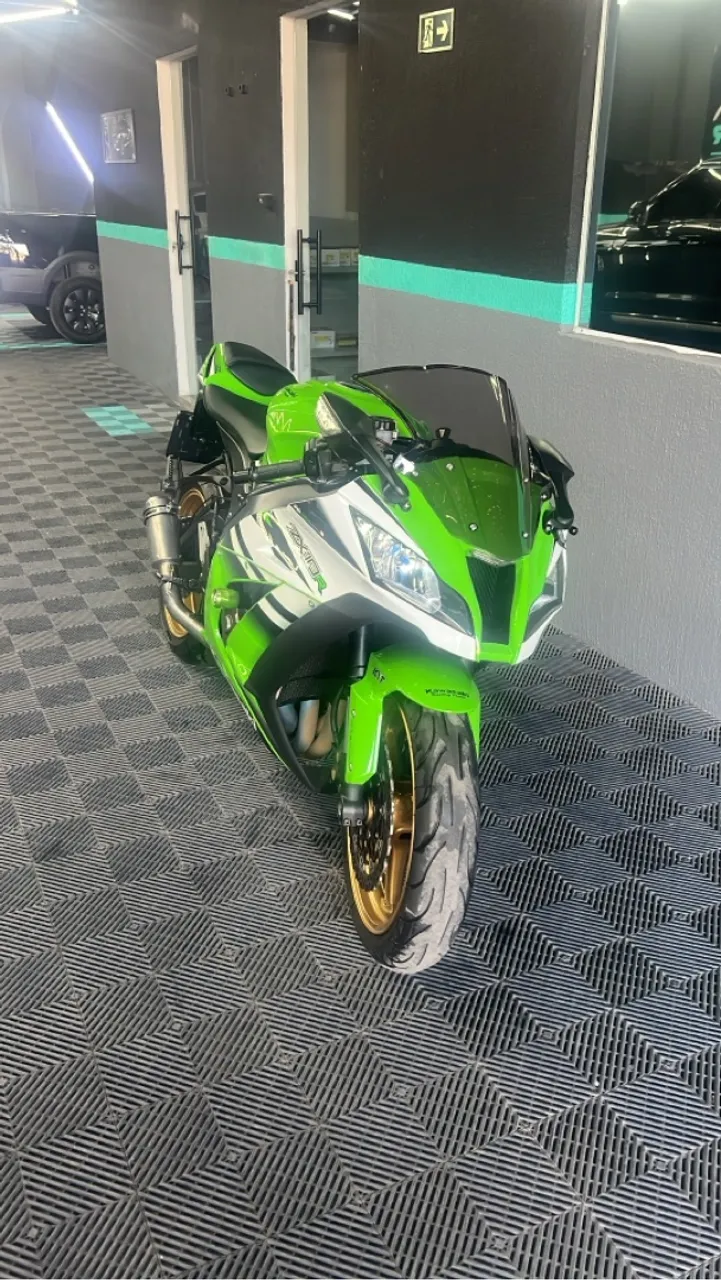 Kawasaki zx10r. Edição 30 anos