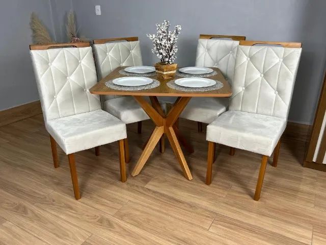 Mesa de Jantar Quadrada Com 4 cadeiras- Madeira Maciça Entrega Rápida
