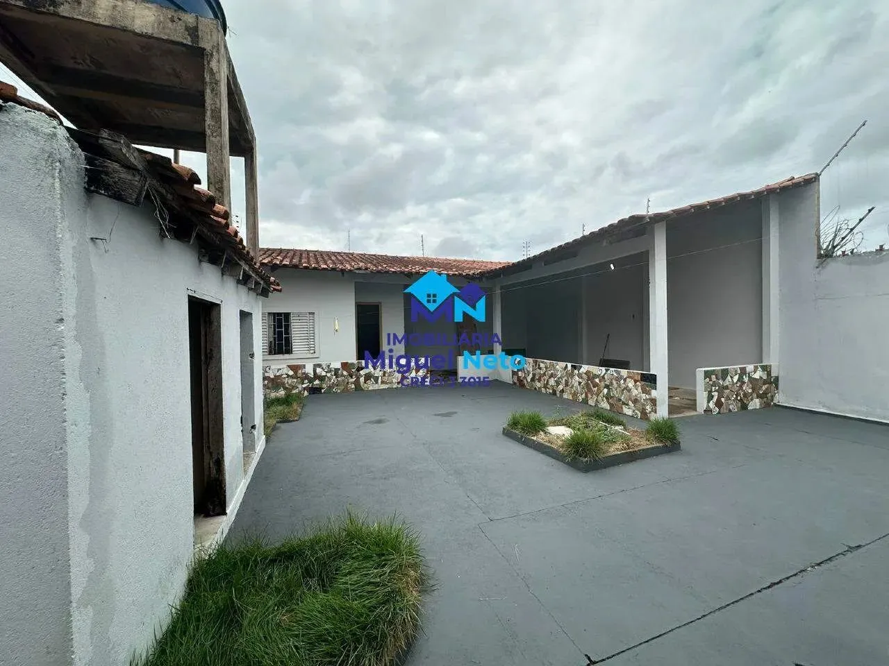 CASA TÉRREA AMPLA NO BAIRRO CUNIÃ