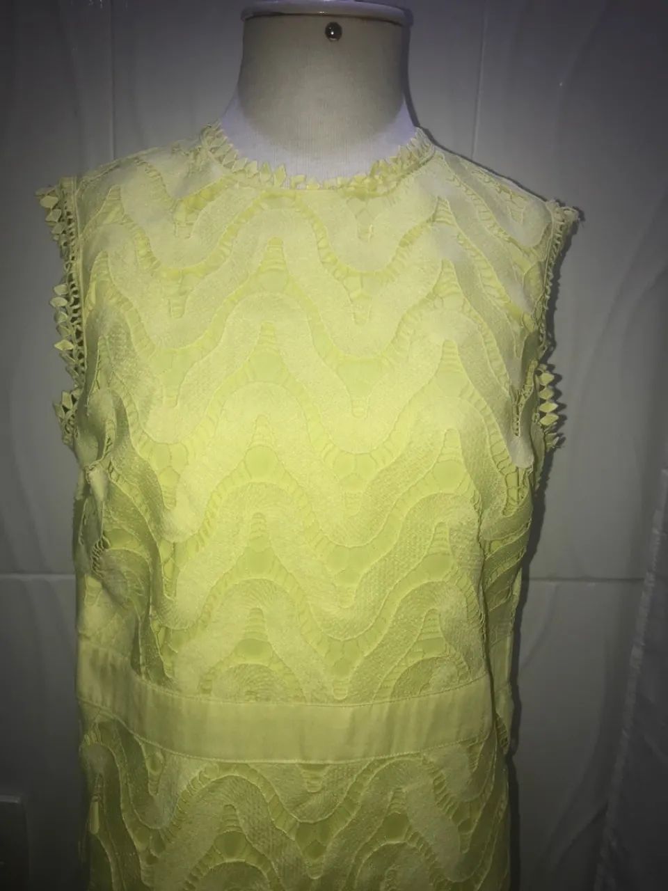 Vestido de Renda Amarelo Claro - Foto 2