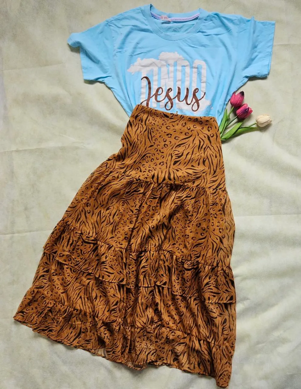 Conjunto de saia e blusa -