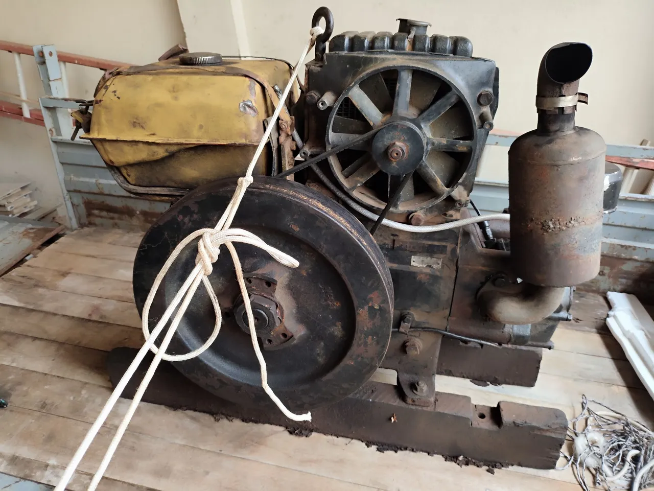 Motor Tobata diesel com bomba de baixa