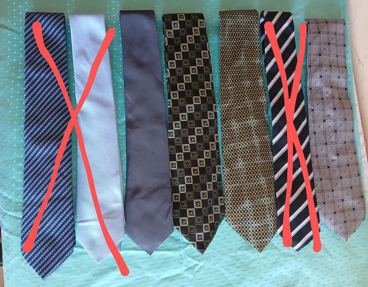 Gravatas de várias marcas - Foto 2