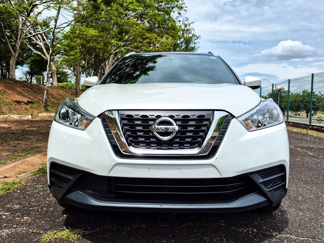 NISSAN KICKS 2018 BRANCO PÉROLA - IMPECÁVEL