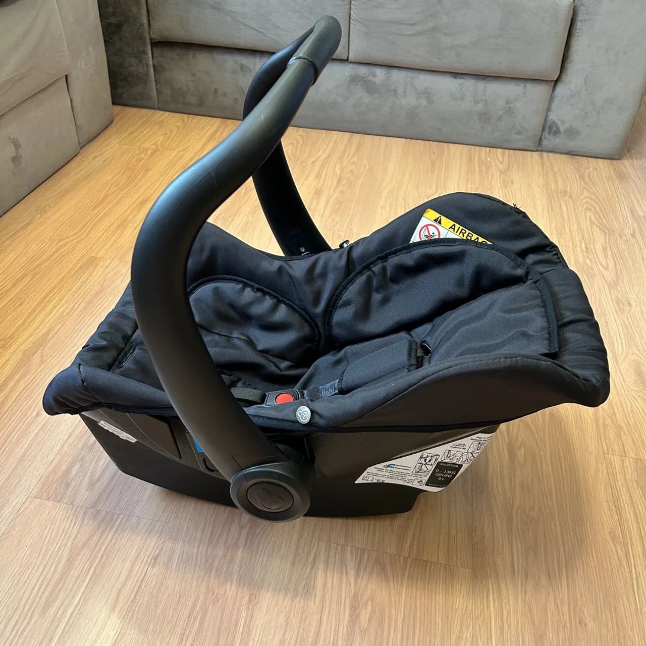 Carrinho de bebê Galzerano Cross preto 3 rodas com bebê conforto - Foto 6