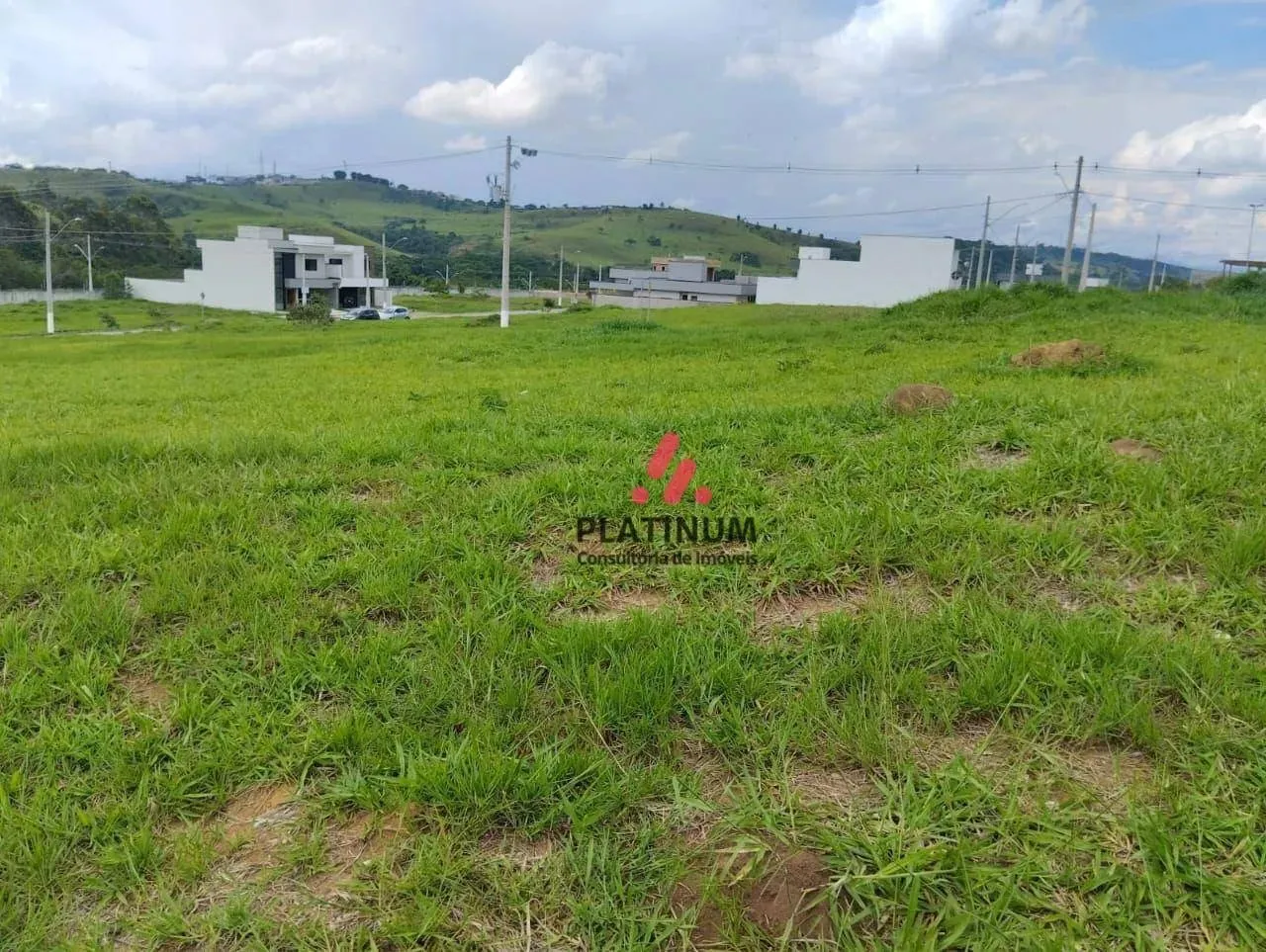 Terreno à Venda em Condomínio Fechado 250 m² | Oportunidade Imperdível!