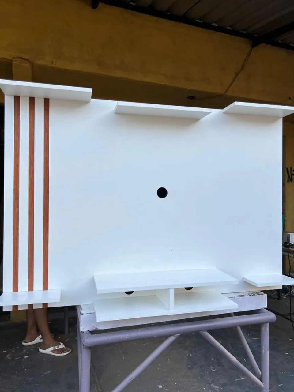 Painel para TV Branco com Detalhes 099