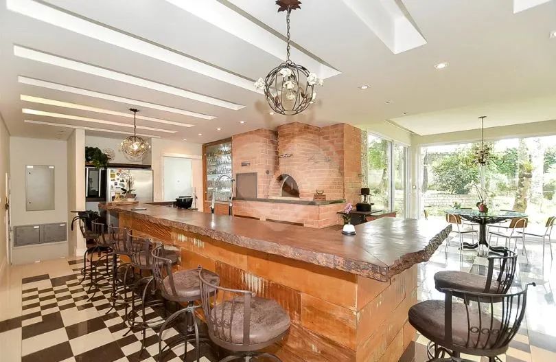 Casa à venda com 605 m², 5 quartos e espaços amplos no Campo Comprido, em Curitiba - Foto 5