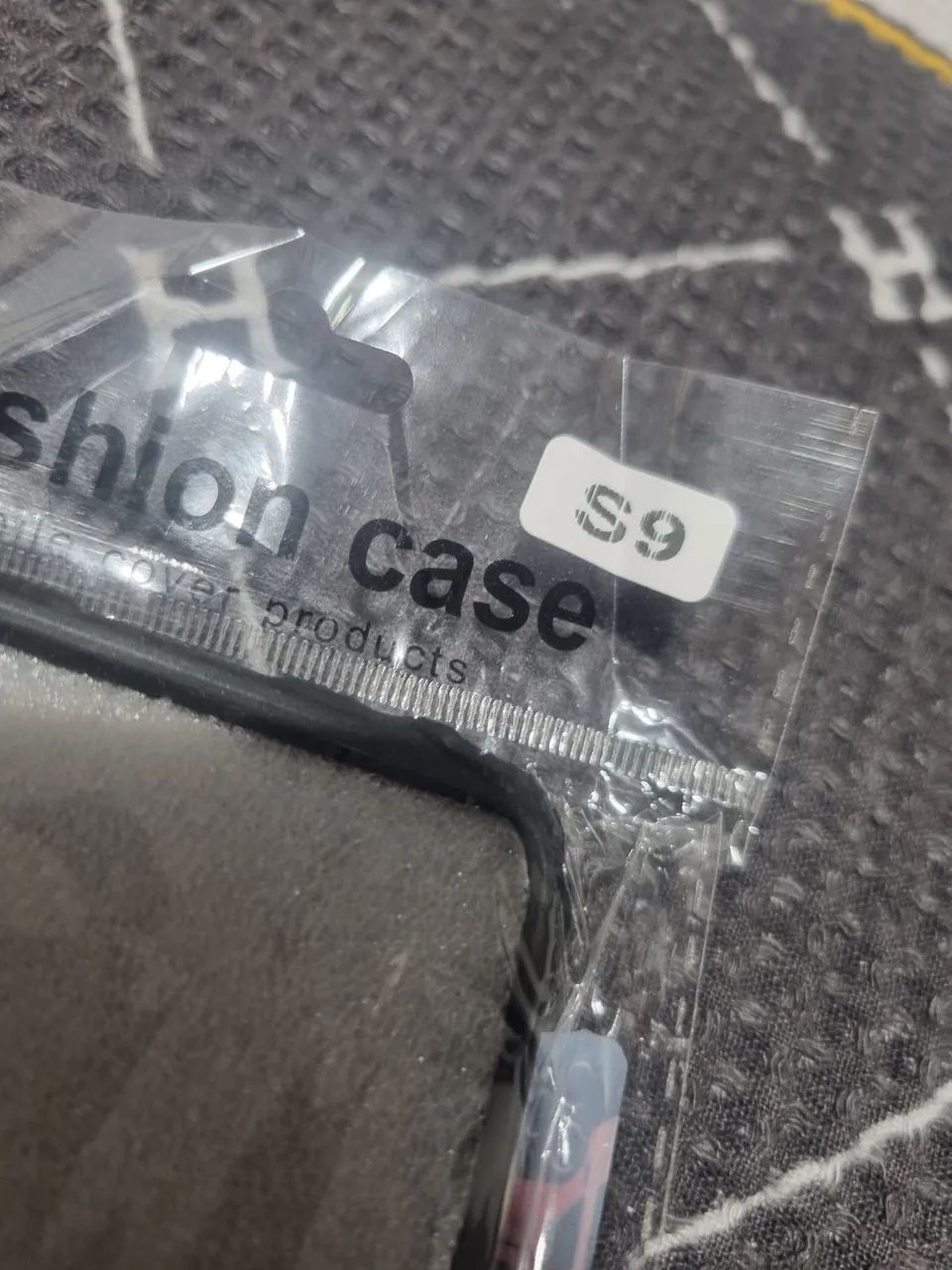 Capa para Celular com Suporte e Design Robusto - Foto 4