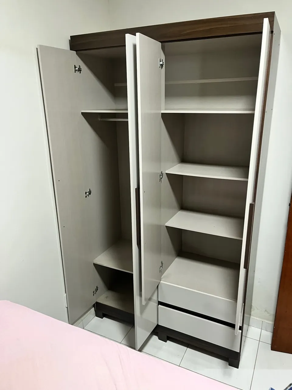 Guarda-roupa solteiro
