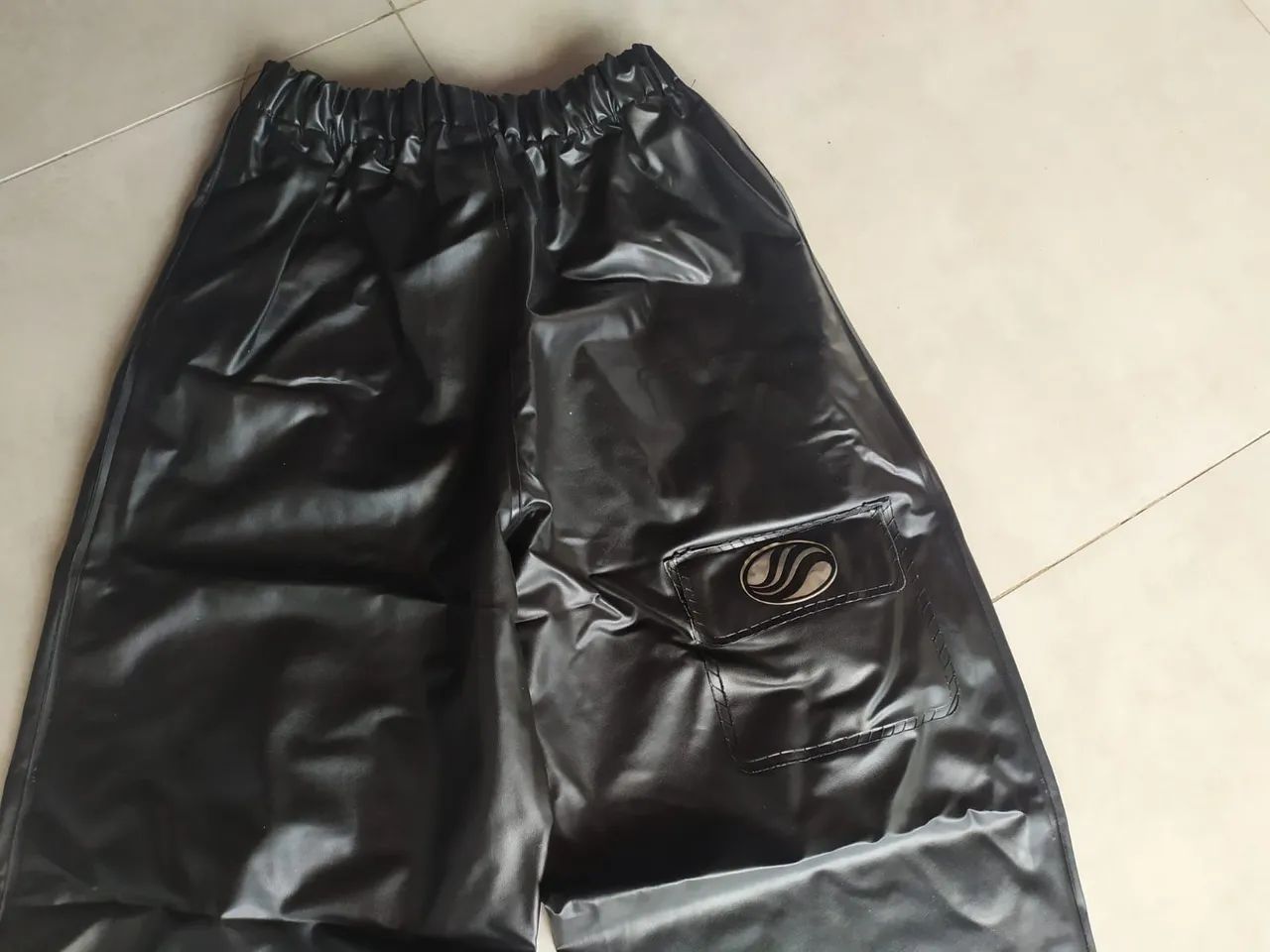 Calça Impermeável Preta Alba - Foto 2