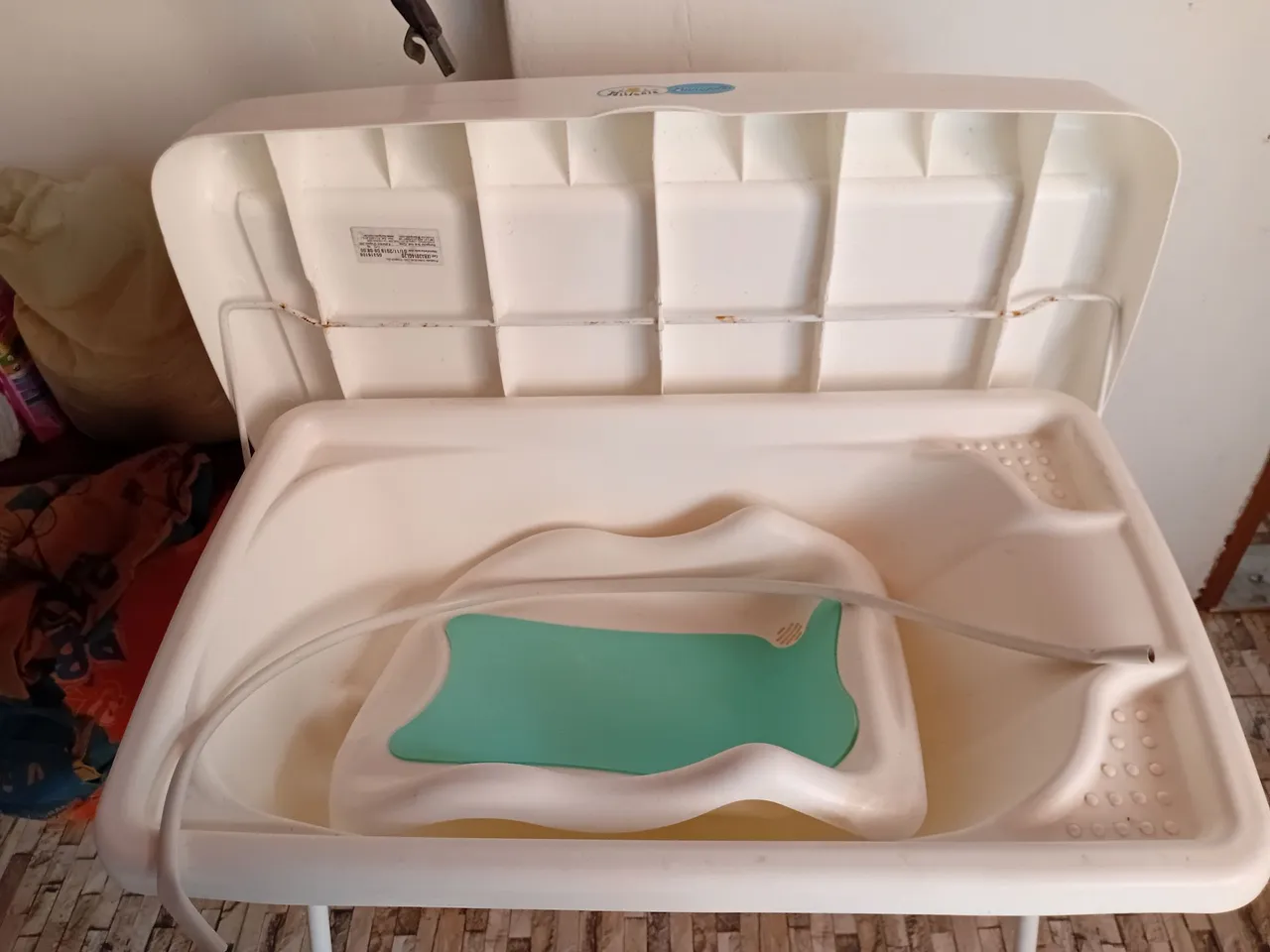 Trocador de Bebê com Banheira - Prático e Seguro
