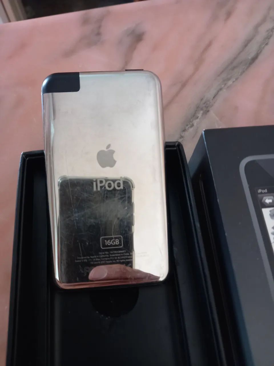 IPOD TOUCH APPLE ORIGINAL VINTAGE C/ CAIXA - Tablets e E-Readers
