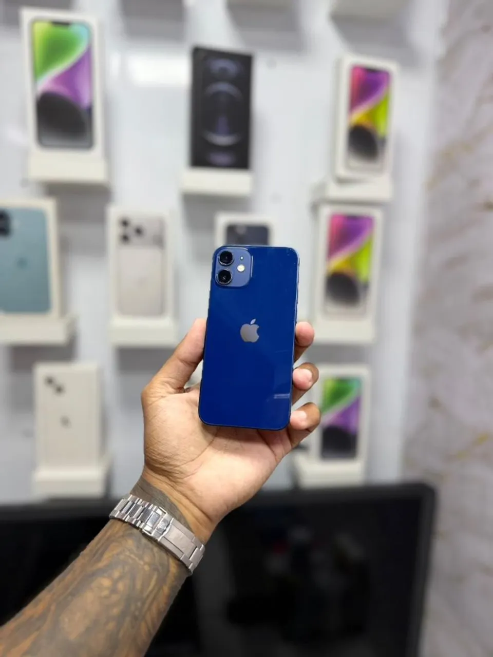iPhone 12 MINI - 64GB AZUL ?1.399 - Celulares e Smartphones