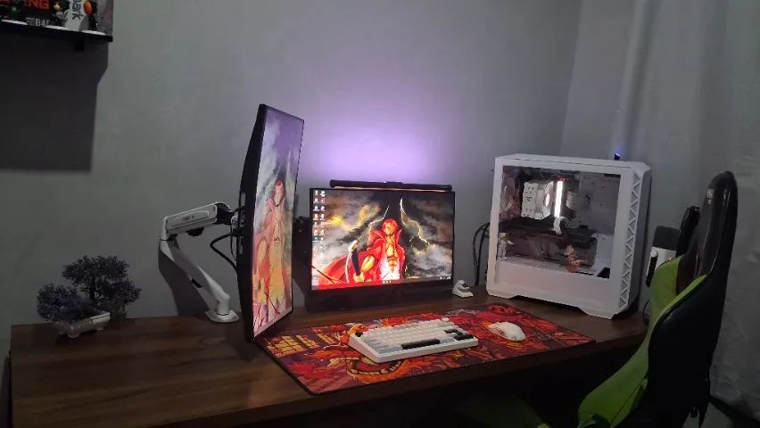 RYZEN 7 5700X + RX 6700XT 32GB DE RAM