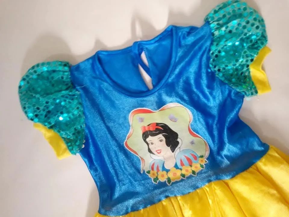Vestido fantasia Branca de Neve tamanho 6 - Foto 4