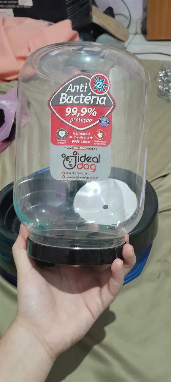 Bebedouro automático e sem germes64962126935809123