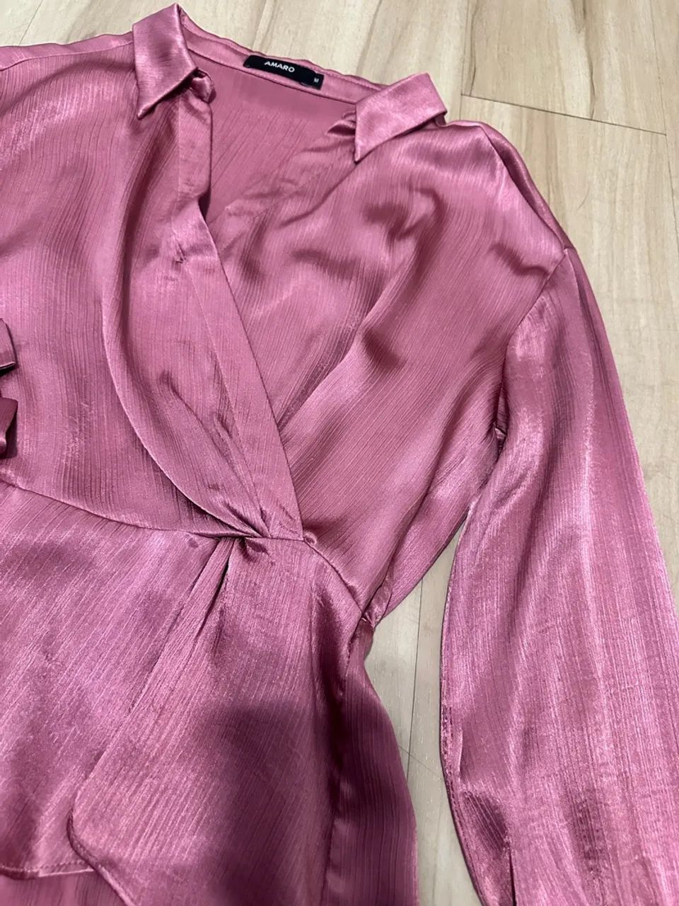 Blusa Acetinada Amaro - Foto 2