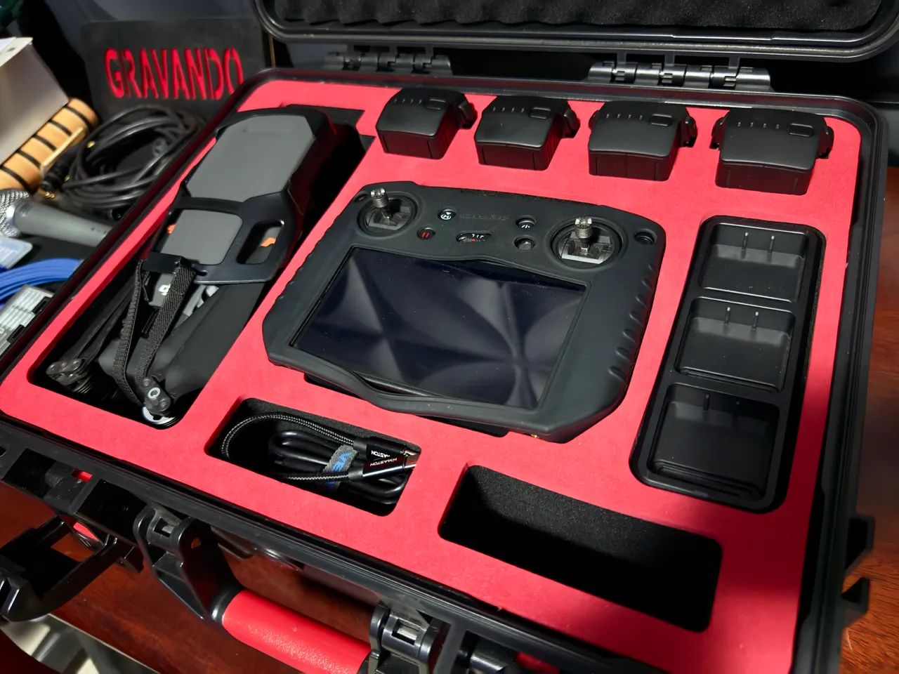 Drone DJI Mavic 3 Pro + Rádio RC Pro HDMI + 5 Baterias + Filtros ND - Foto 6