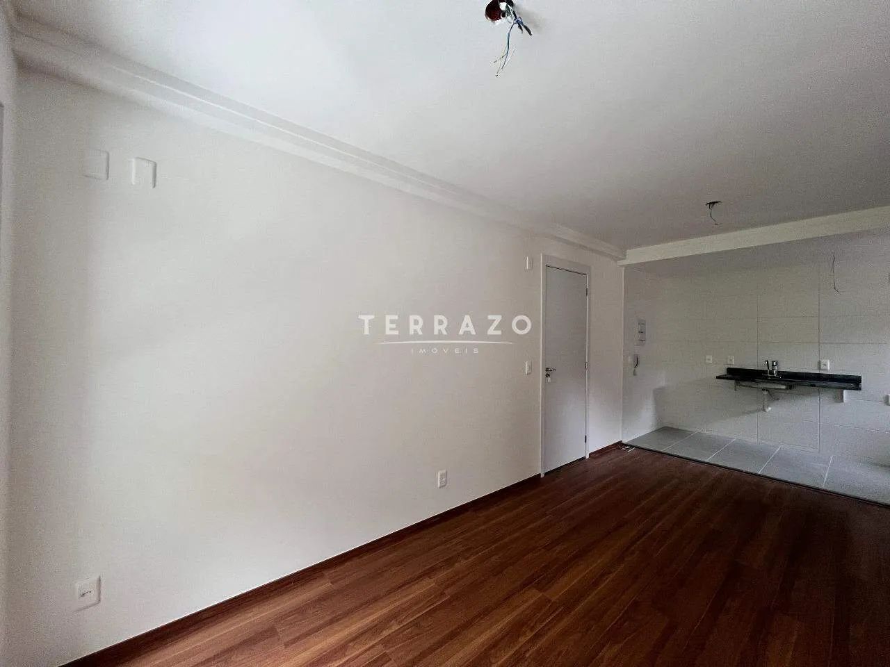 Apartamento 2 quartos sendo 1 suíte na posse! - Foto 3
