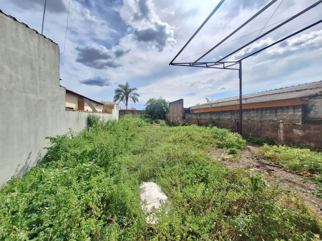 Terreno com 330m², bairro Vila Abranches, Zona Leste em Ribeirão Preto/SP.