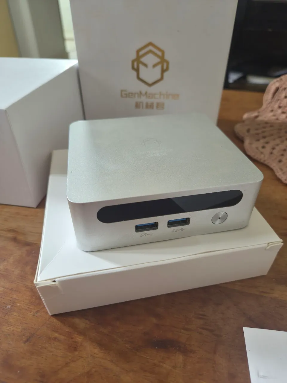 Mini PC Gamer GMKtec M8 Ryzen 5 6650h 16gb/512gb Oculink