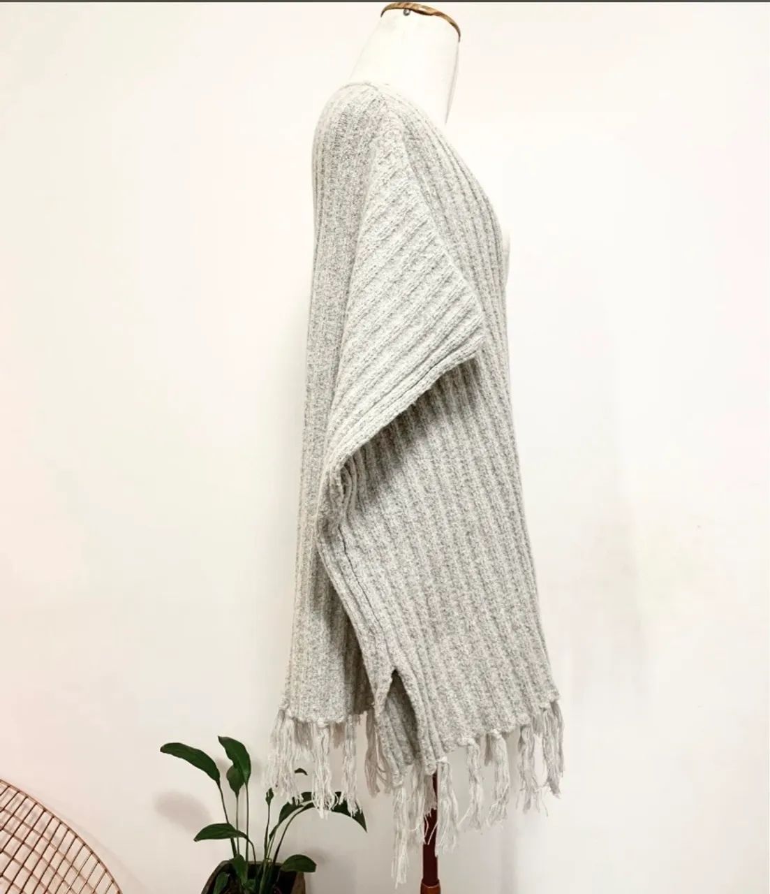 Poncho / kimono em lã importado - marca Merona - Foto 3