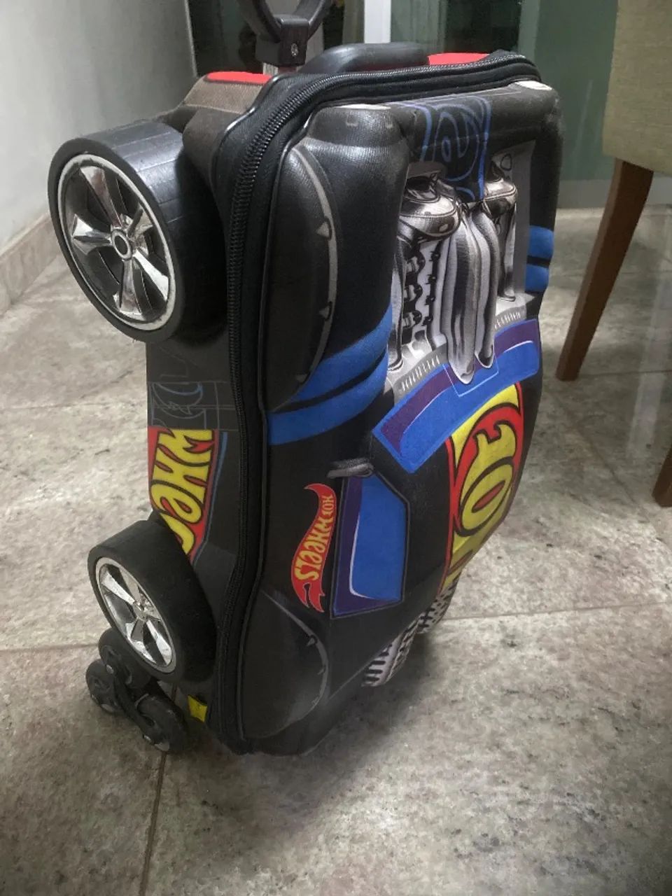 Mochila hot wheels rodinha