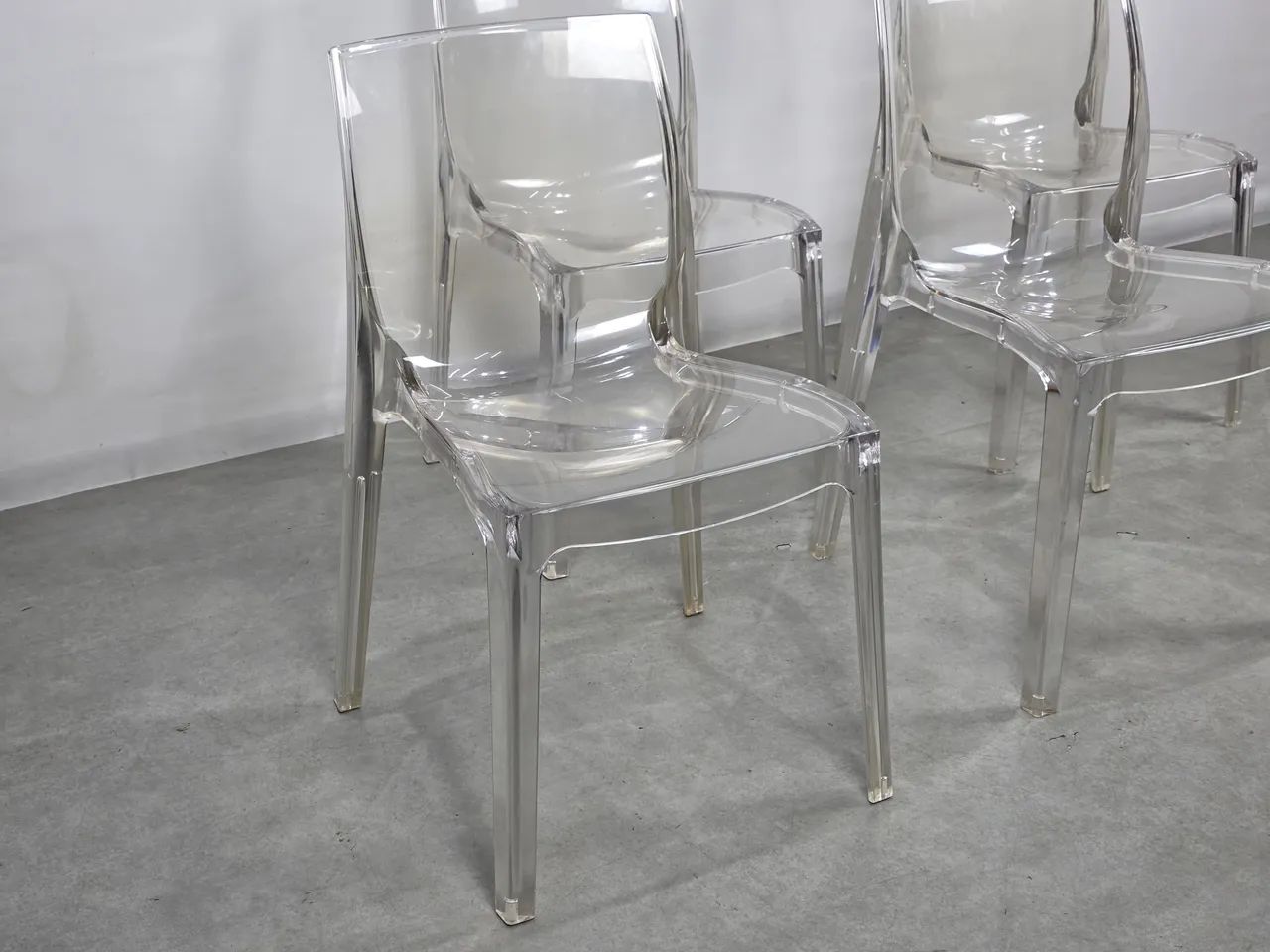 Conjunto de 4 cadeiras em acrílico  - Foto 4