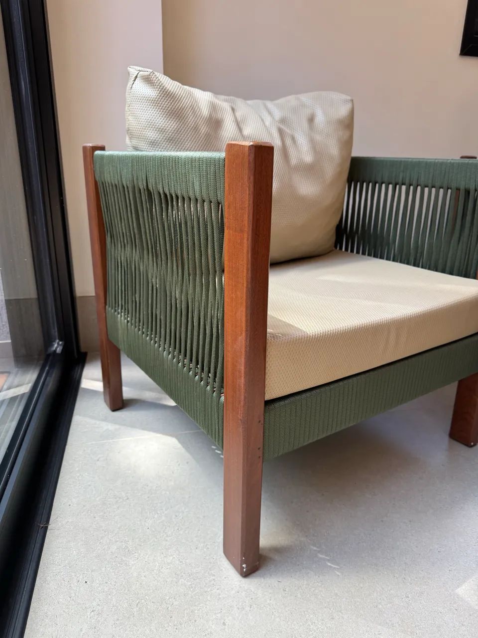 Vendo conjunto mesa e 2 cadeiras corda náutica para ambiente externo - Foto 3
