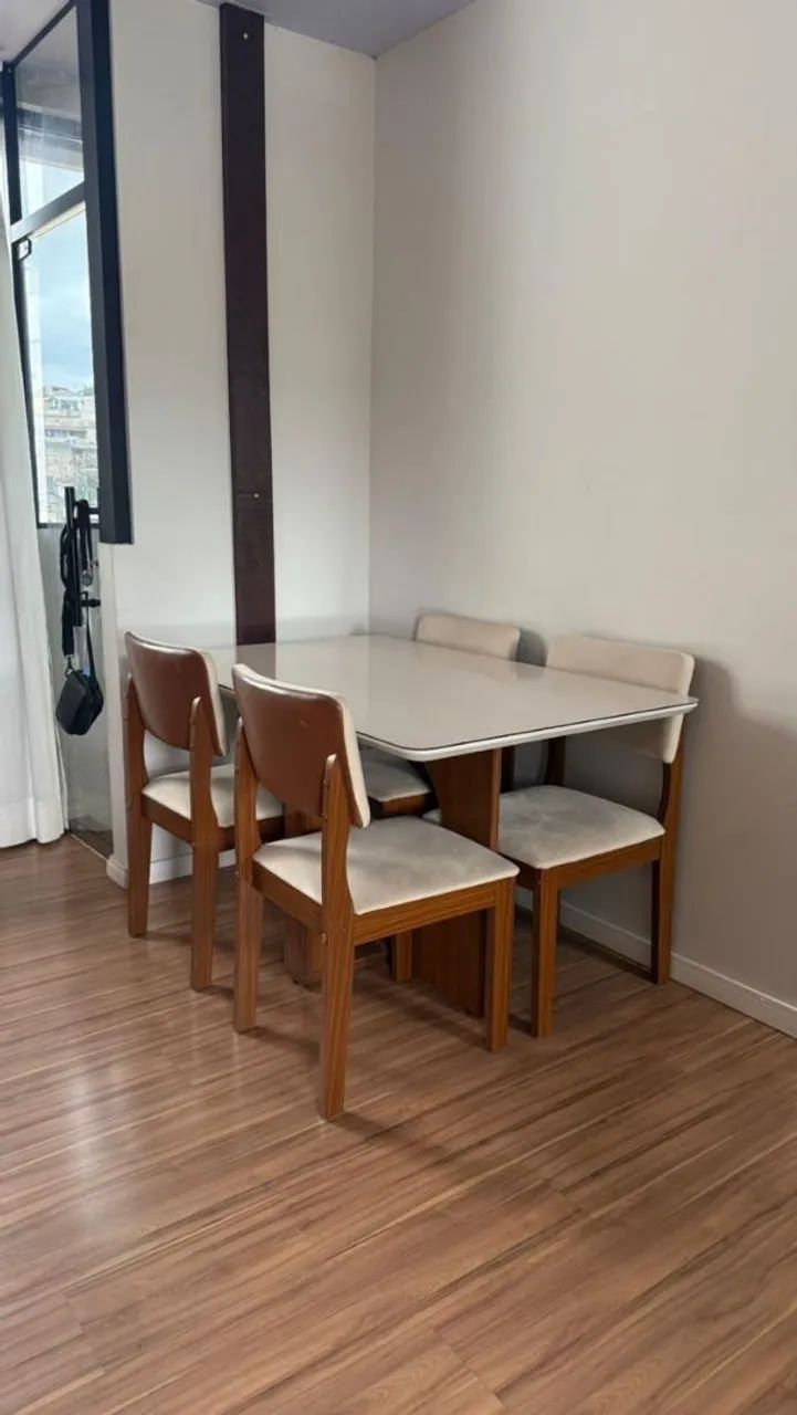 Vendo mesa (LEIA O ANINCIO )