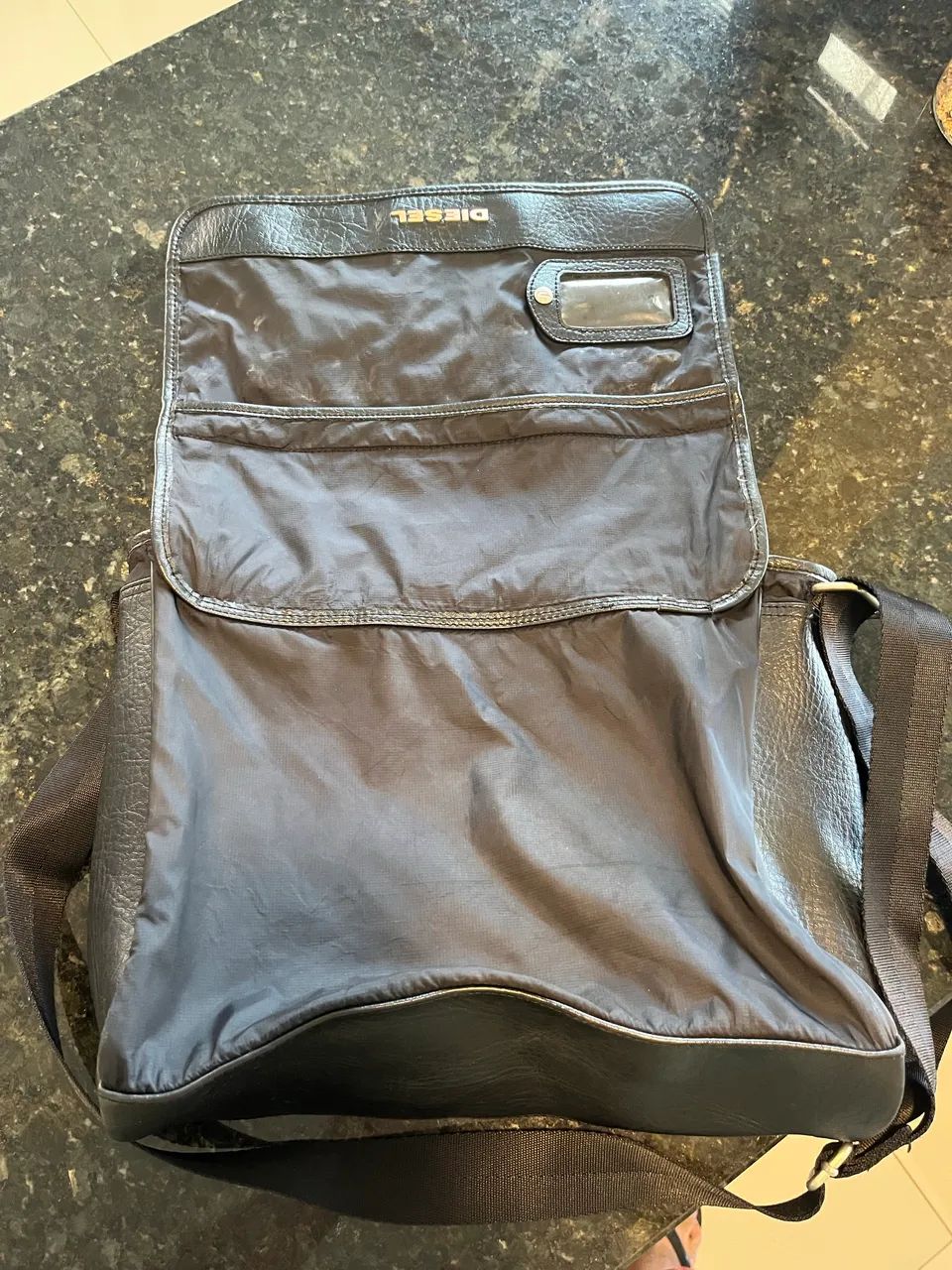 Bolsa estilo carteiro DIESEL em couro e nylon. - Foto 5