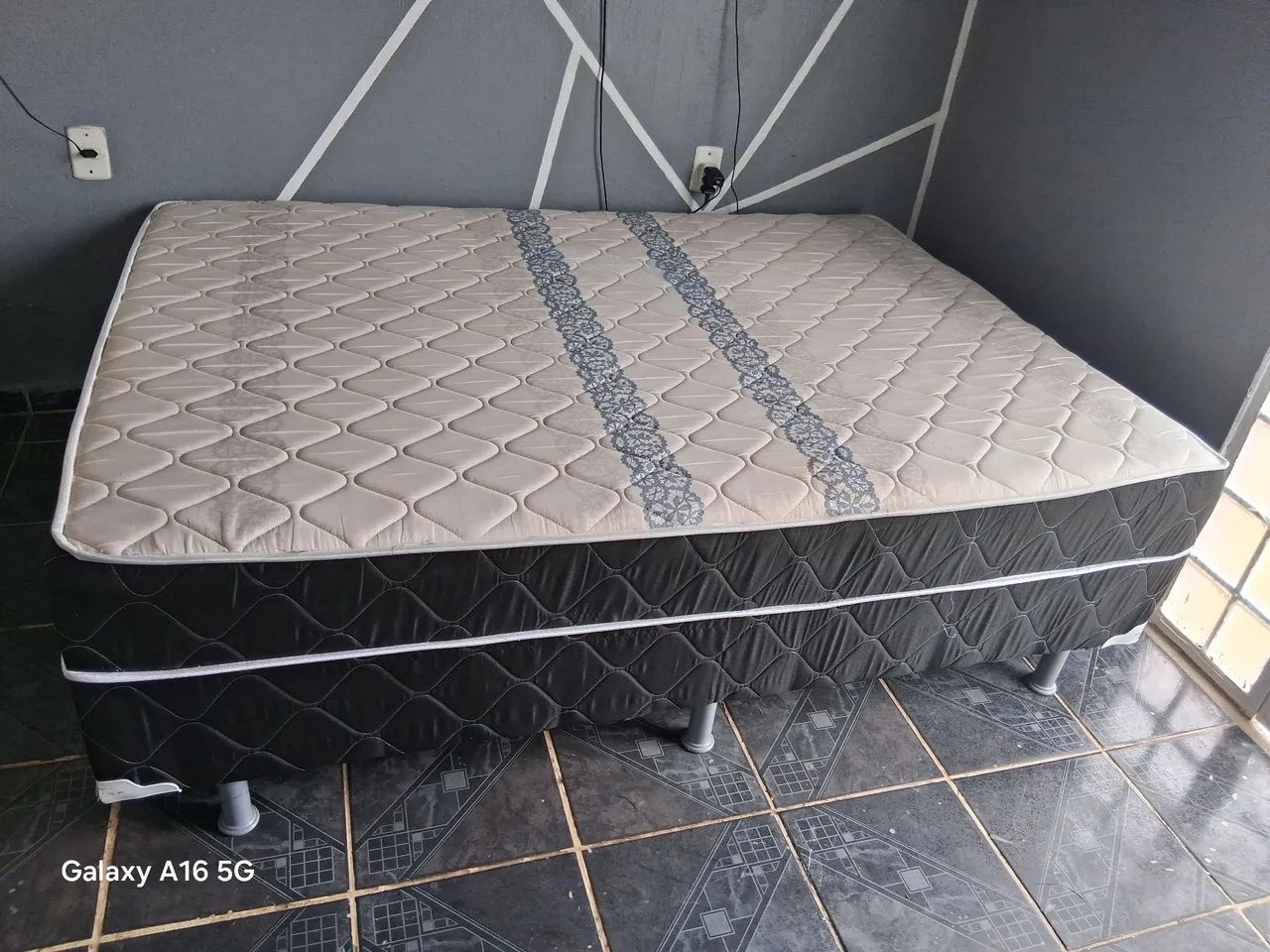 Cama Box Casal De Espuma Semi Nova  - Foto 2