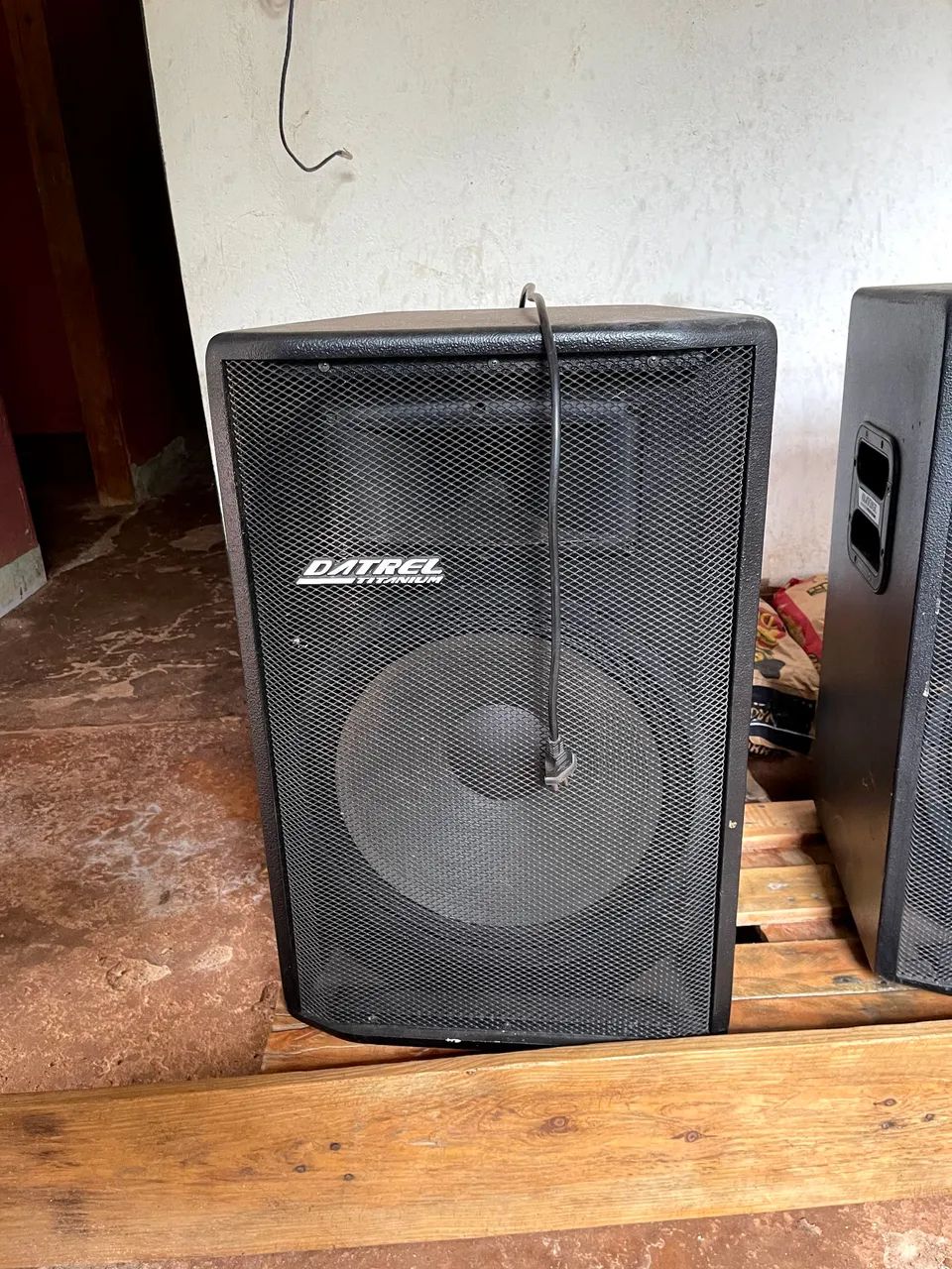 Caixa de Som Ativa Datrel AT15-300 com falante de 15 polegadas e 300W RMS de potência. - Foto 5