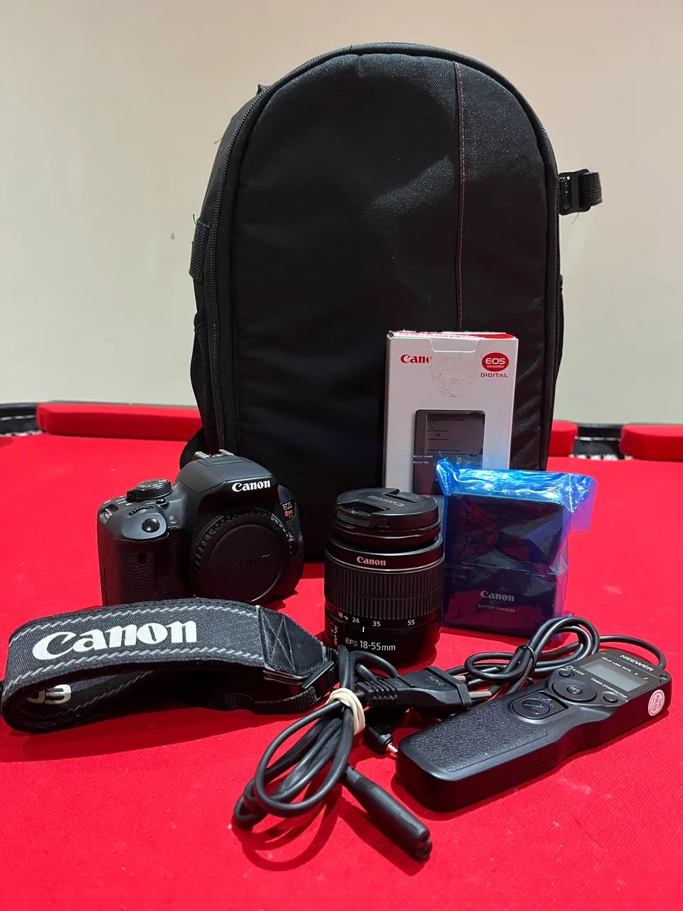 Câmera cânon T5i com touch e tela articulada, acompanha lente, bolsa e acessórios!! 