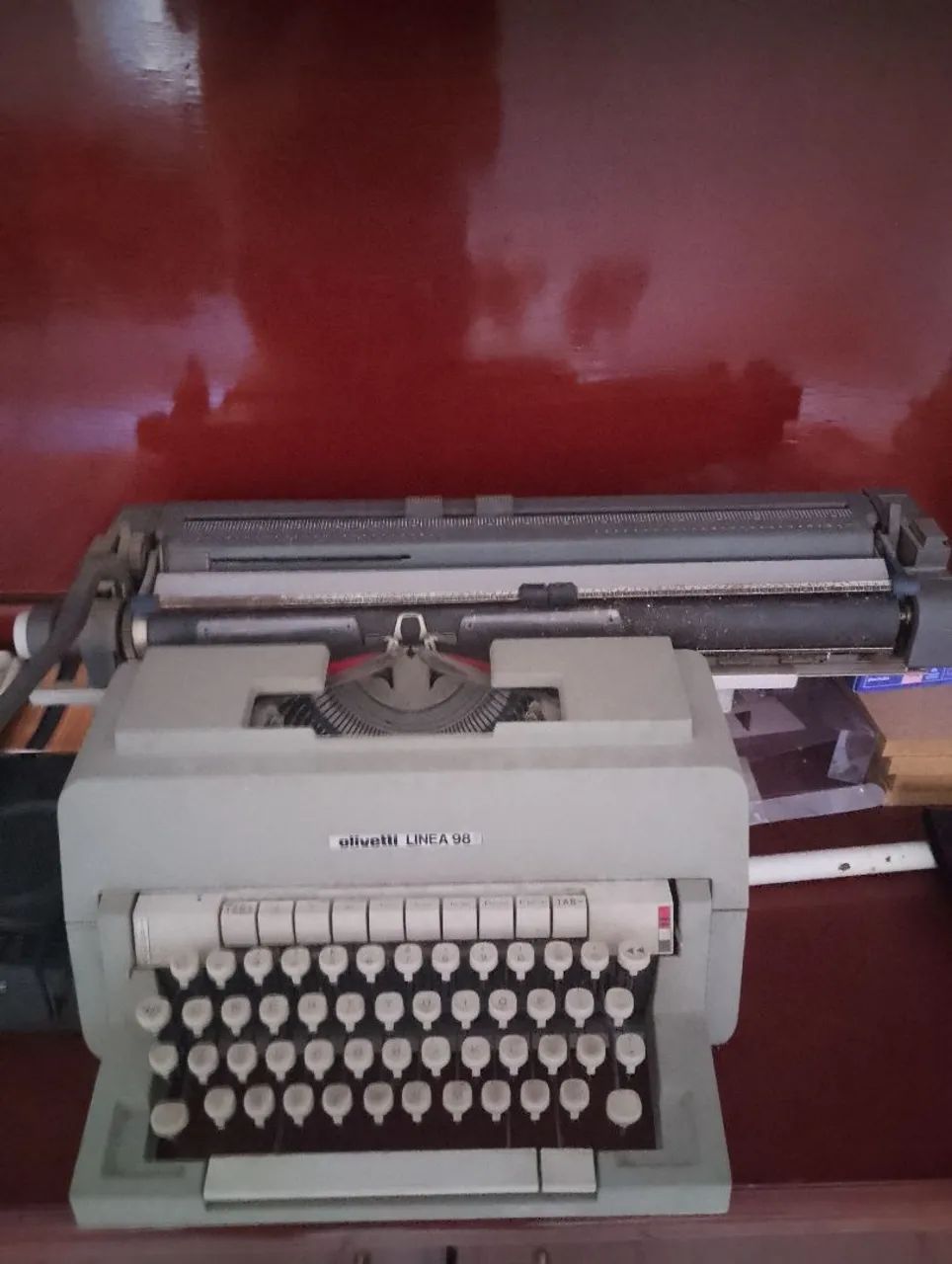MAQUINA DE ESCREVER OLIVETTI 98 - Foto 2