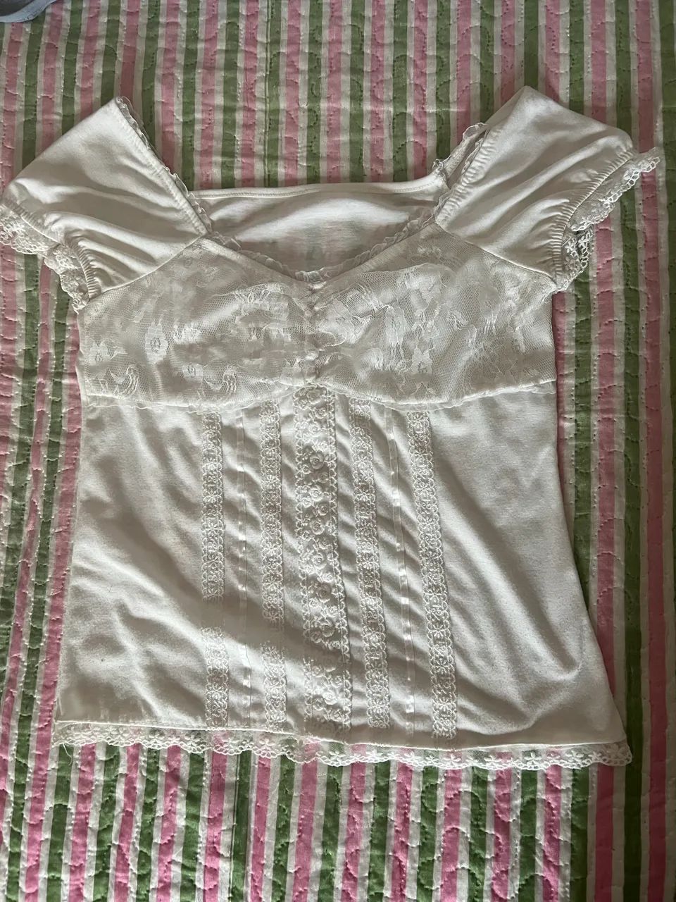 Blusa branca com renda 