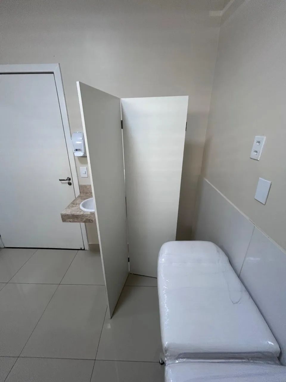 BIOMBO PARA SALA MÉDICA  - Foto 2