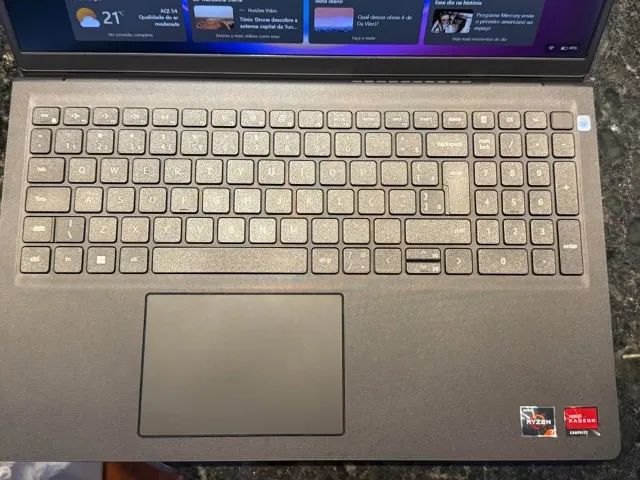 Dell Vostro 15 3515 - 8gb de Ram - AMD Ryzen 7 3700U AMD Radeon