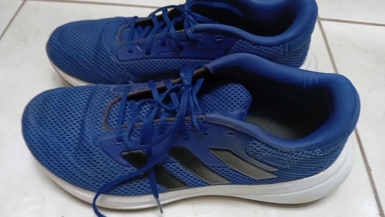 Tênis Adidas Seminovo 