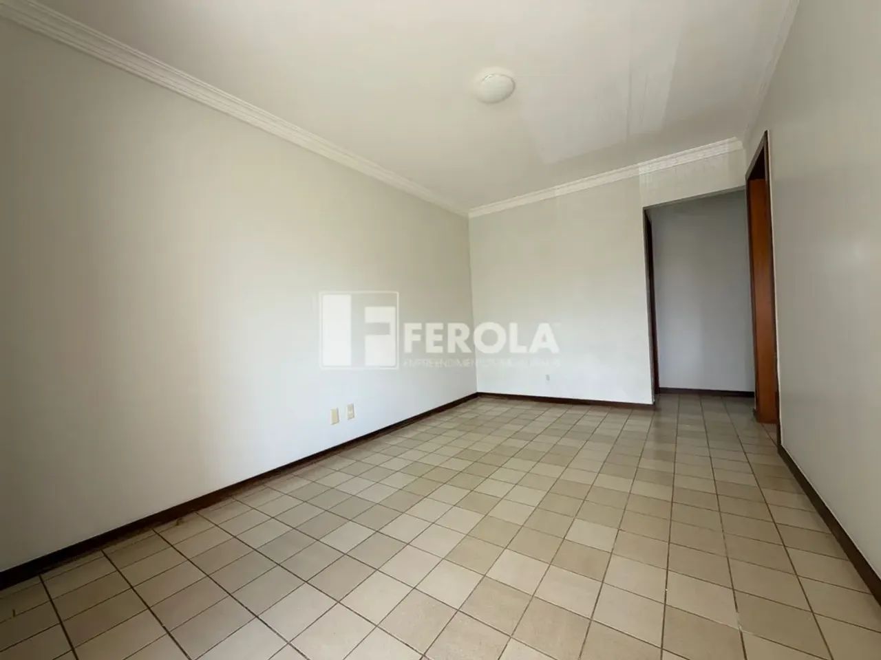 REPLETO DE ARMÁRIOS! ÓTIMA PLANTA! - Foto 3