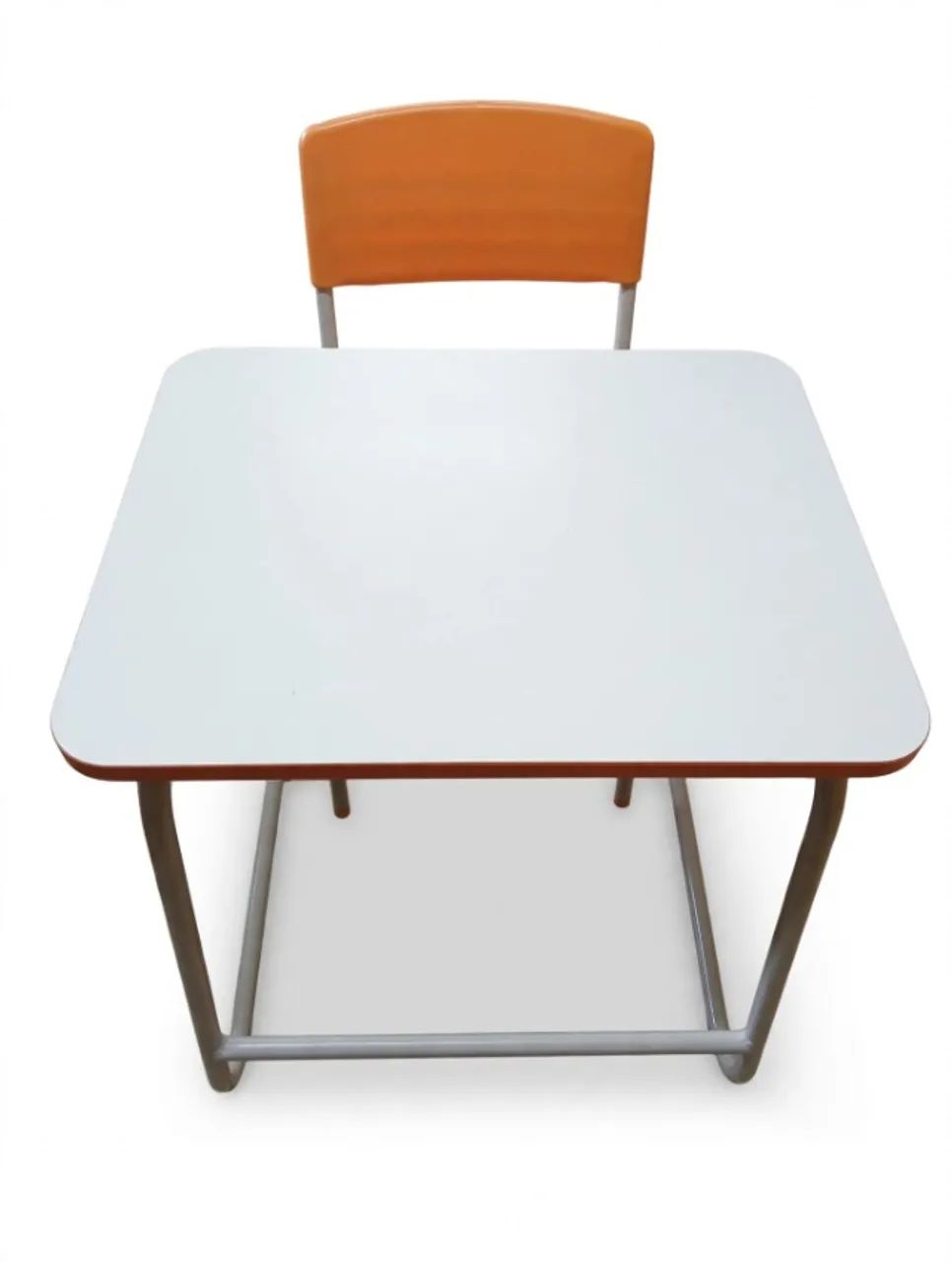 Conjunto de mesa escolar, cadeira e mesa